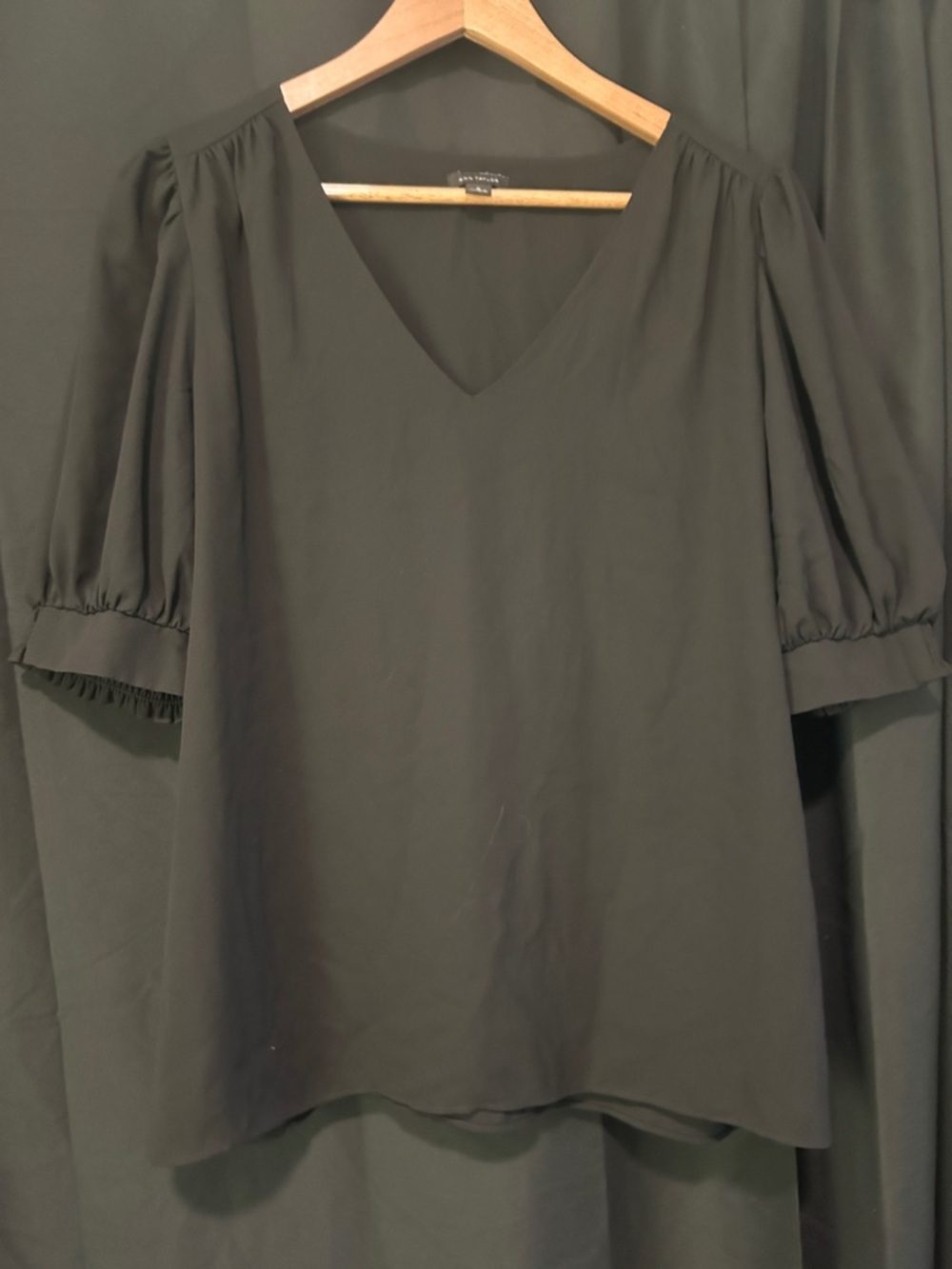 Ann Taylor Black V-Neck Puff Sleeve Blouse